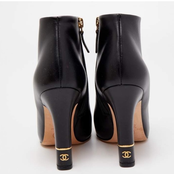 CHANEL ankle boot bootie cap toe black leather gold tone interlocking CC logo - Picture 5 of 8